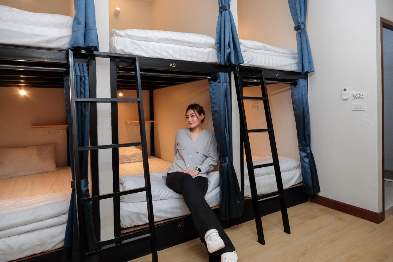 Delta 9 Hostel Bangkok Kültér fotó
